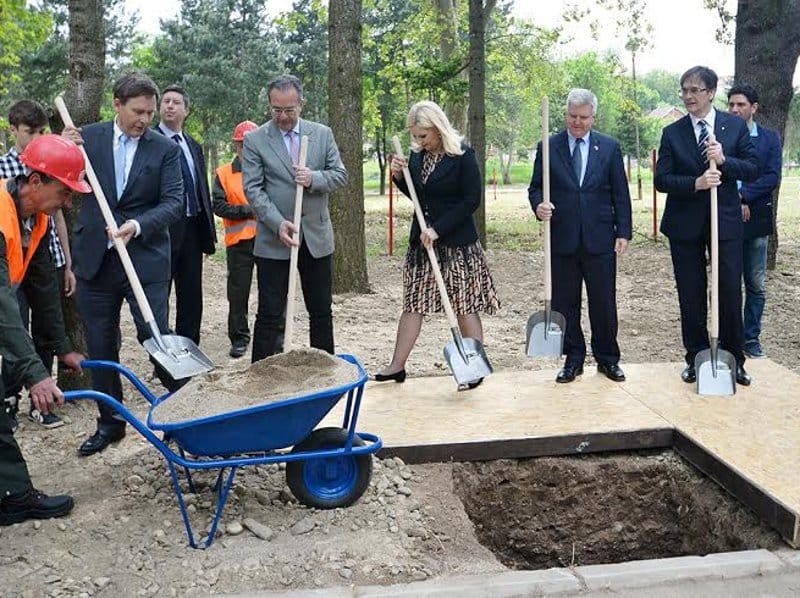 Kamen temeljac i vremenska kapsula za “Novi Niš” 8 l