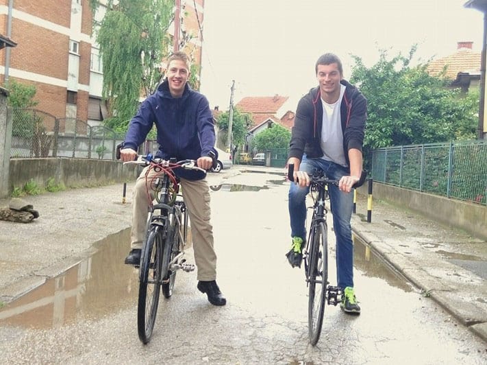 Niški brucoši za džeparac zarađuju raznoseći pošiljke na biciklima 4 slikakurirskasluzba