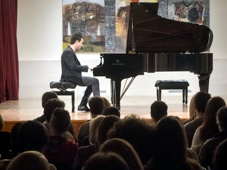 Klavirski resital mladog nagrađivanog pijaniste 3 Andrija Mamutovic