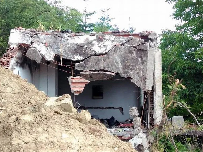 Koridori Srbije: Još proveravamo da li je kuća srušena greškom 14 Srusena kuca Koridori MM