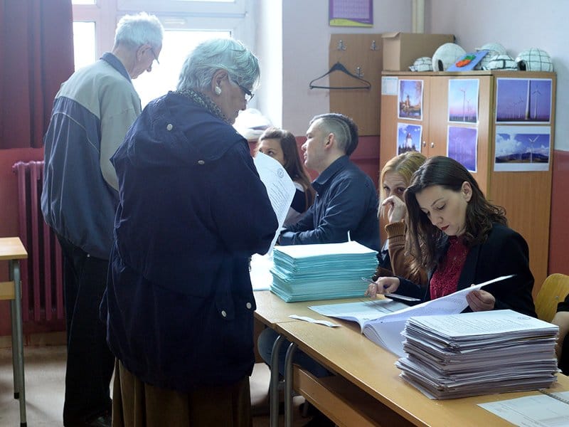 Konačno počela isplata naknada za dežuranje na izborima u Nišu 17 dnevnice Vanja Keser