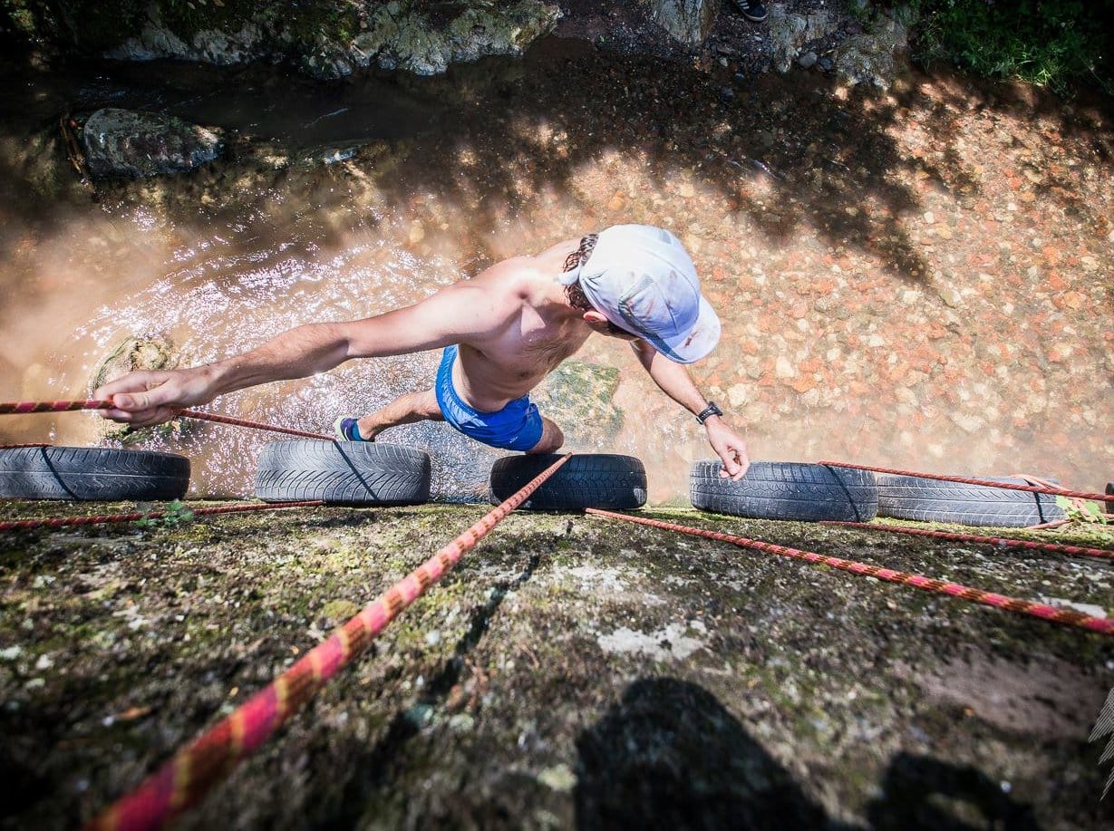 trka sa preprekama photo by tribetrails com