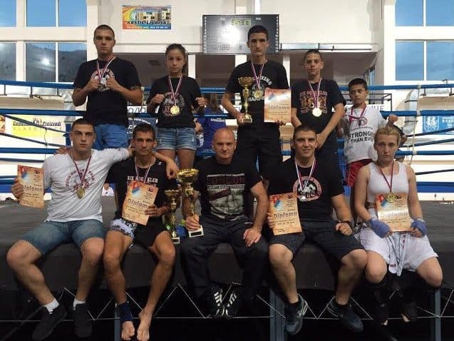 Šest zlata i tri pehara za kik-boksere Niša 5 KBK Nis Vlasotince KBK Nis