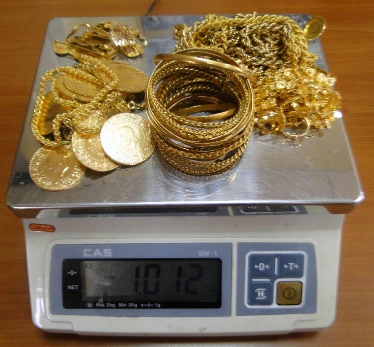 merenje zaplenjenog nakita