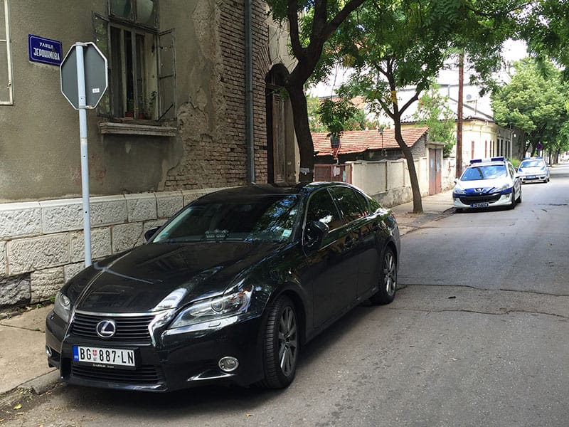 Neopropisno parkirani leksus