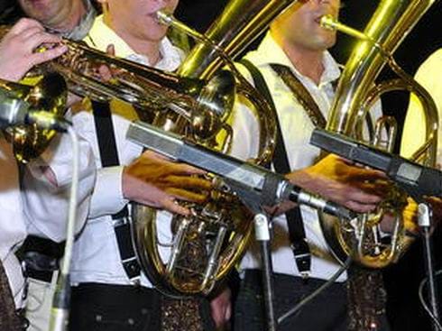 Trubaci muzika Ilustracija KOSTA Juzne vesti