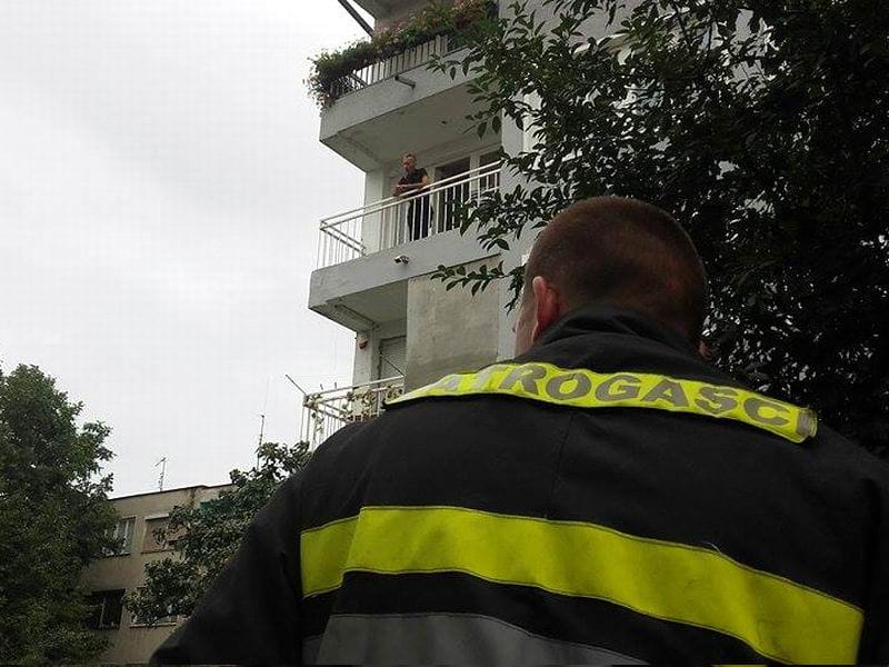 leskovcanin preti da ce se zapaliti 1 foto d m