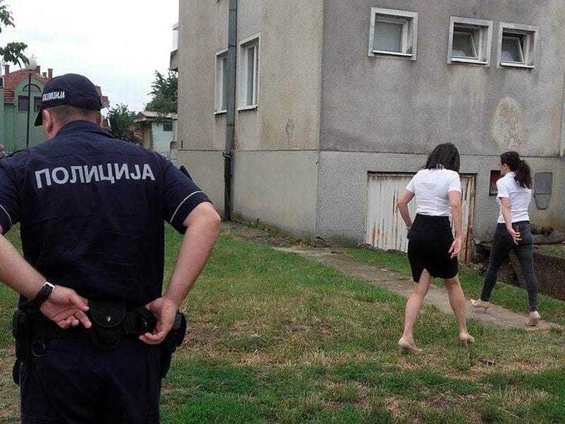 leskovcanin preti da ce se zapaliti 3 foto d m