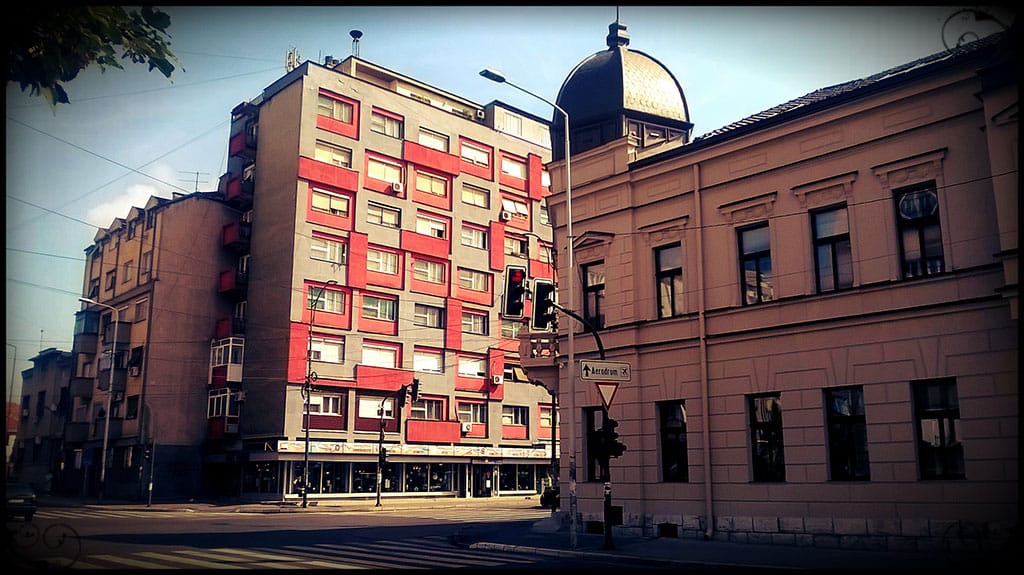 Lepotica i Postcommunist Transformers