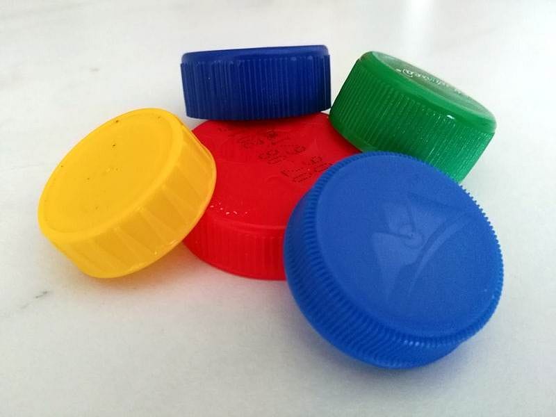 Cepovi plasticni zatvaraci FOTO ALEKSANDAR KOSTIC Juzne vesti