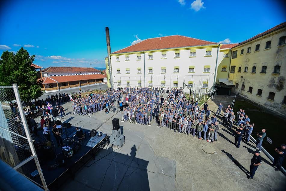 e4a2ce37 e4de 4c48 ae39 0236d09a8c55