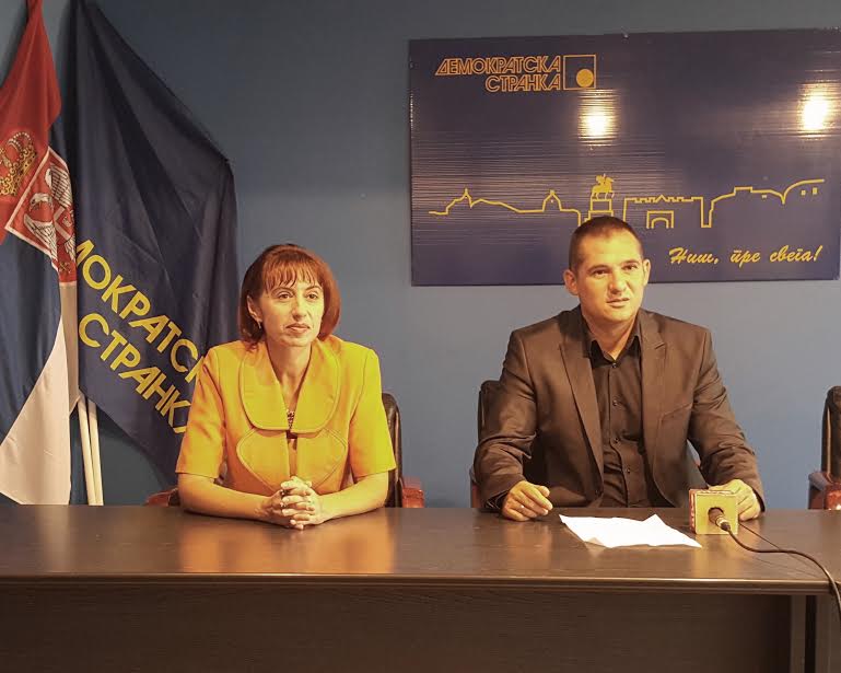 DS: Manje para za lokalne samouprave udar na budžet građana 1 DS