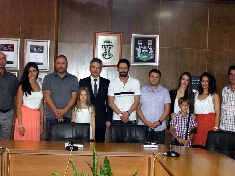 ekipa filma na prijemu u Vranju foto i m