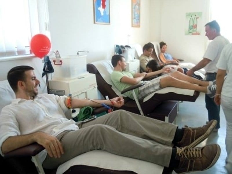 Najbrži davaoci krvi besplatno na koncert "Yu grupe" 20 Transfuzija