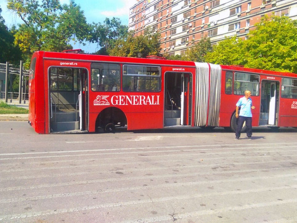 Autobus ostao bez zadnjeg tocka Dragan Marjanovic