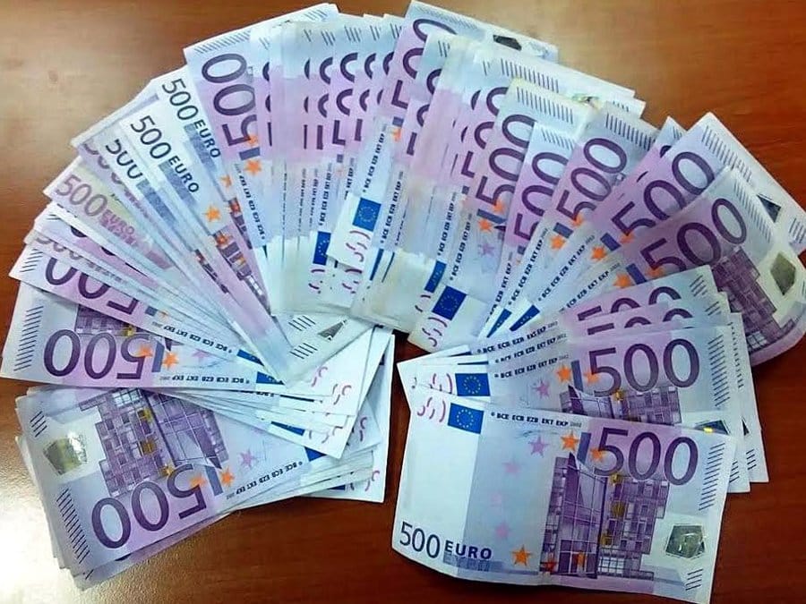 50.000 evra krili u donjem vešu 11 Novac Carina