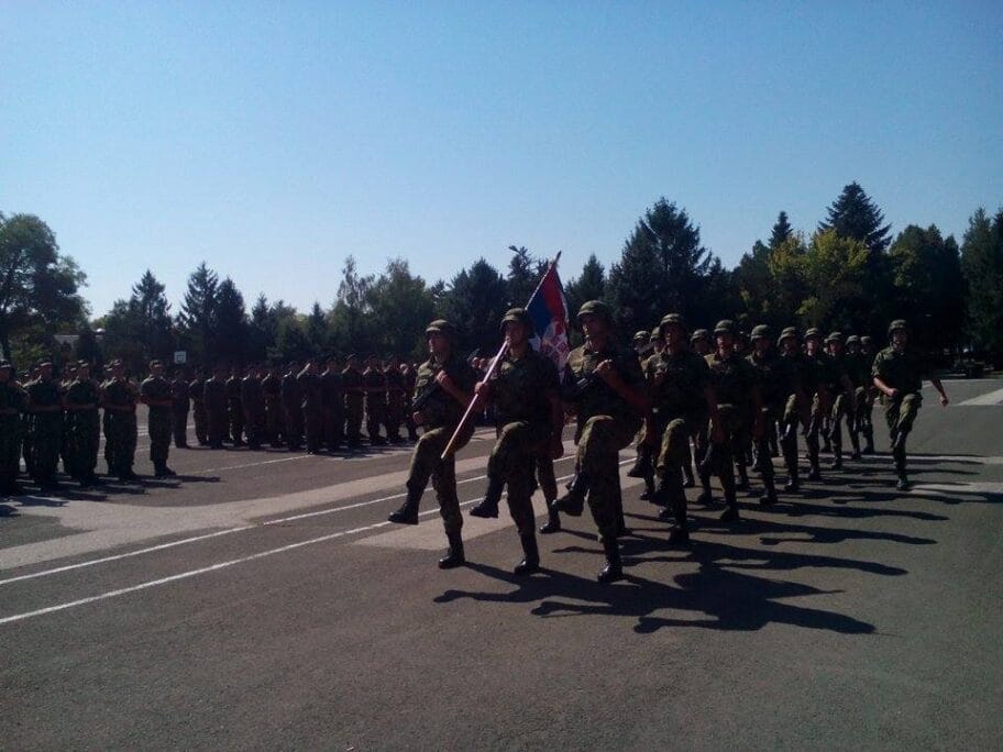 Vojska "otvorila vrata" kasarne za građane 10 14355827 10210851240263308 1318804299 n 1