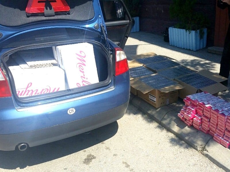 Sa Kosova švercovao hiljade pakli cigareta 17 cigarete foto uprava carina