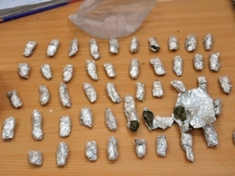 Kod maloletnika pronađena 22 paketa marihuane 1 Paketi marihuane