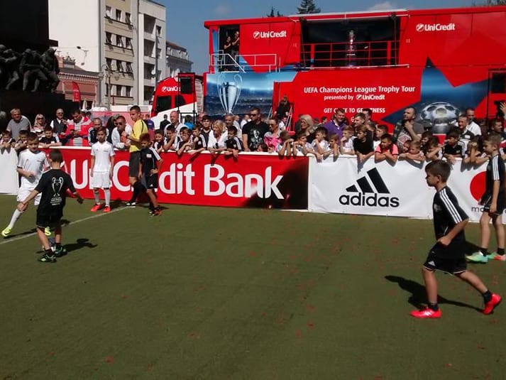 Nišlijama pehar Lige šampiona doneo Jugović 8 Trofej Lige sampiona 4 FB stranica UniCredit Bank Srbija jpg