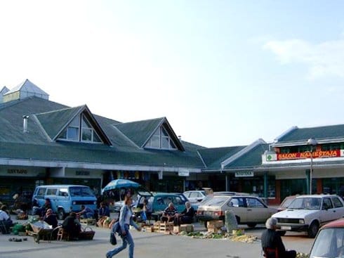 Parking pretvoren u pijacu, pojedini građani negoduju 17 trznica