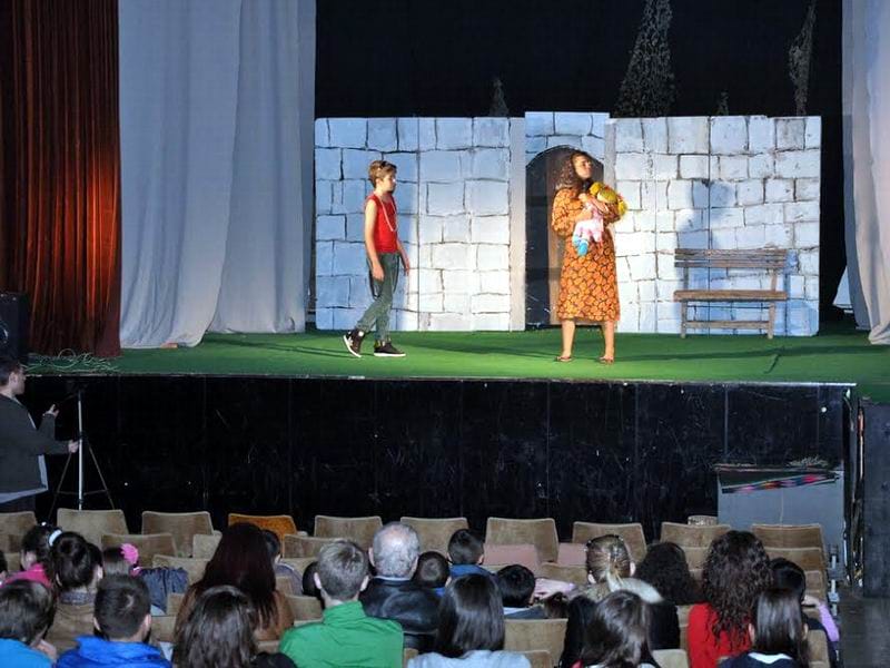 predstava sa Lektirici festa foto lj m