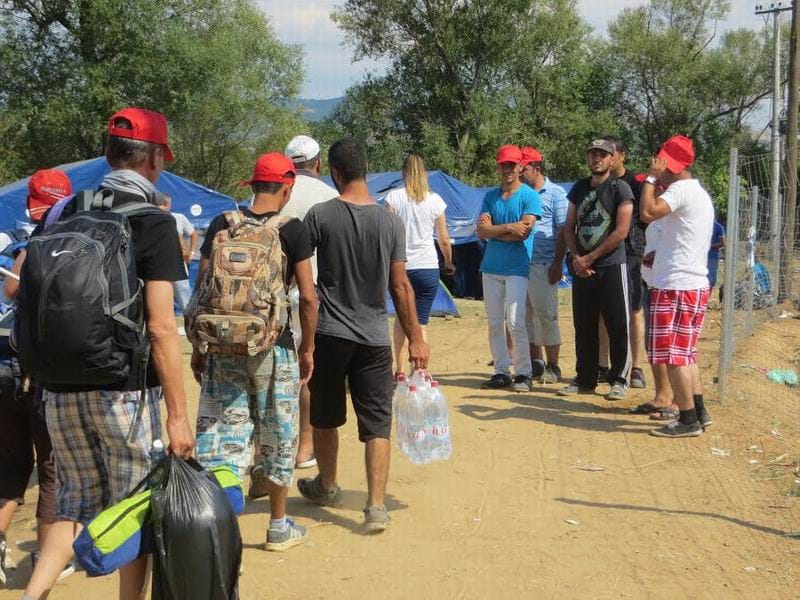 migranti se zatrovali hranom foto i m