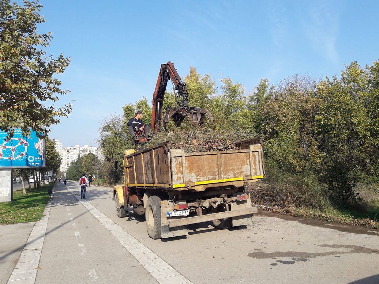 Ciscenje-deponije-na-Bulevaru-3,-foto-JV-