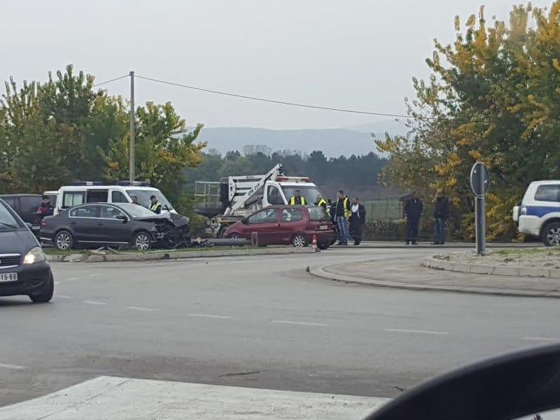 Vozač udario u banderu kod Elektronske industrije 1 Udes