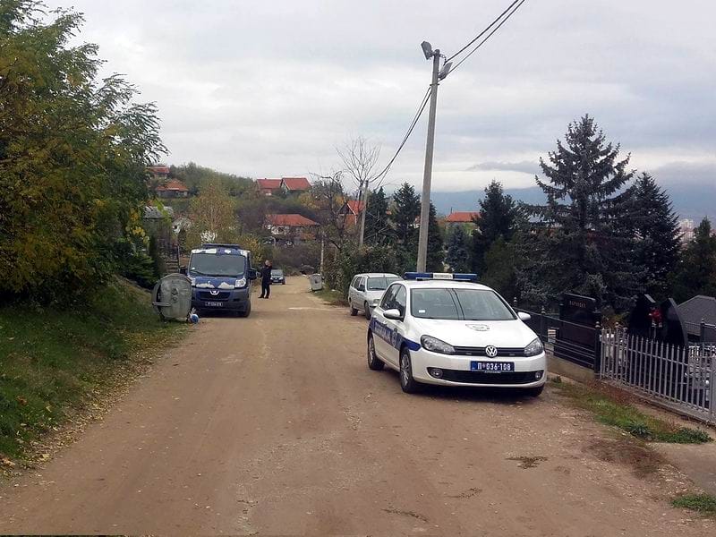 samoubistvo groblje leskovac d m foto