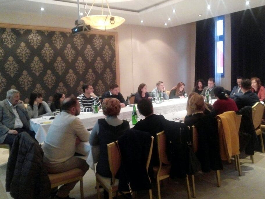 Razmenom iskustava do boljih javnih nabavki 4 okruglistofotojuznevesti