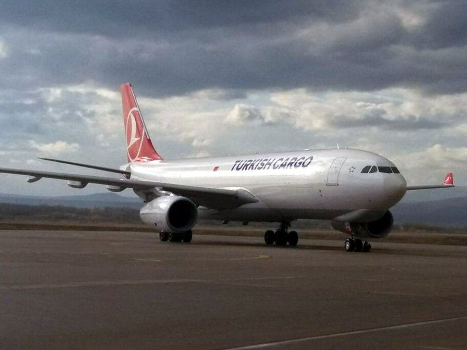 U Niš sleteo prvi avion “Turkish cargo” 2 turkish cargo S J