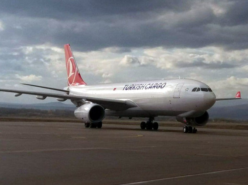 U Niš sleteo prvi avion “Turkish cargo” 1 turkish cargo S J