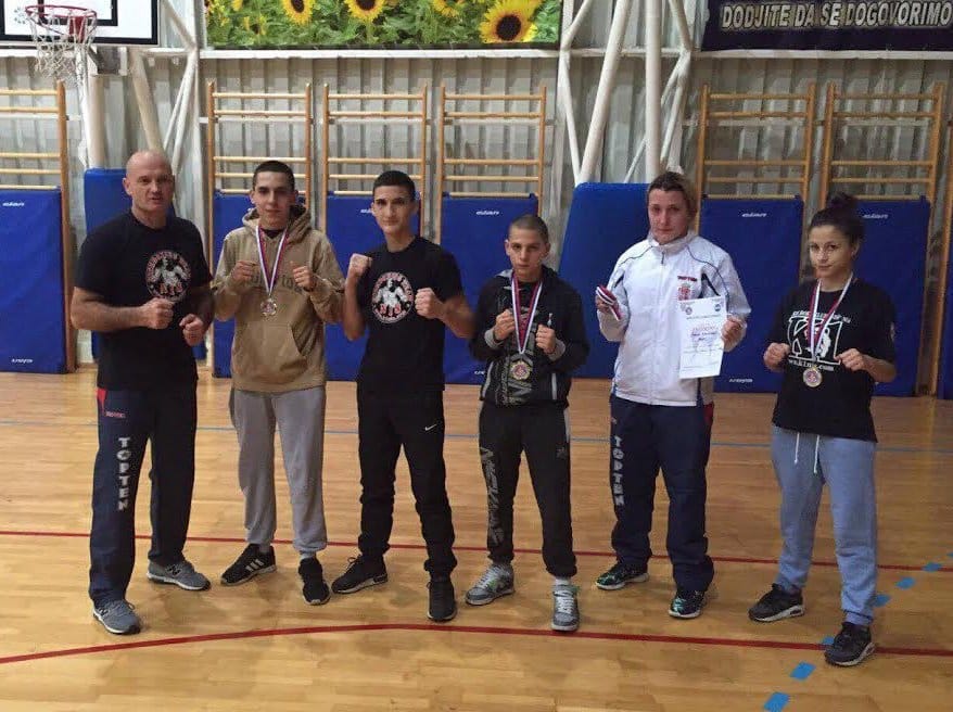 Devet medalja za kik-boksere Niša 17 KBK Nis juniori i kadeti KBK Nis