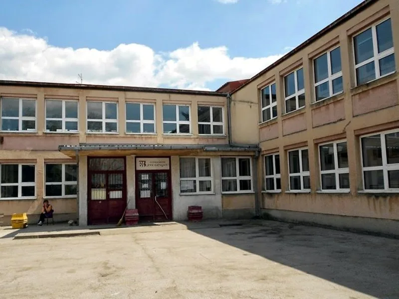 Rekonstrukcija škole, ulice i dvorišta tehničkih škola 5 os vuk karadzic