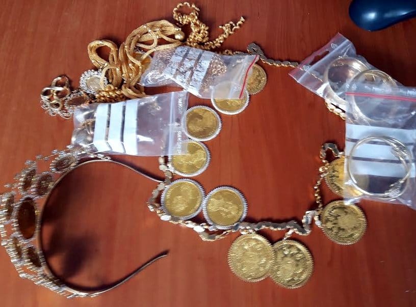 sverovano zlato niski aredrom foto uprava carina JV