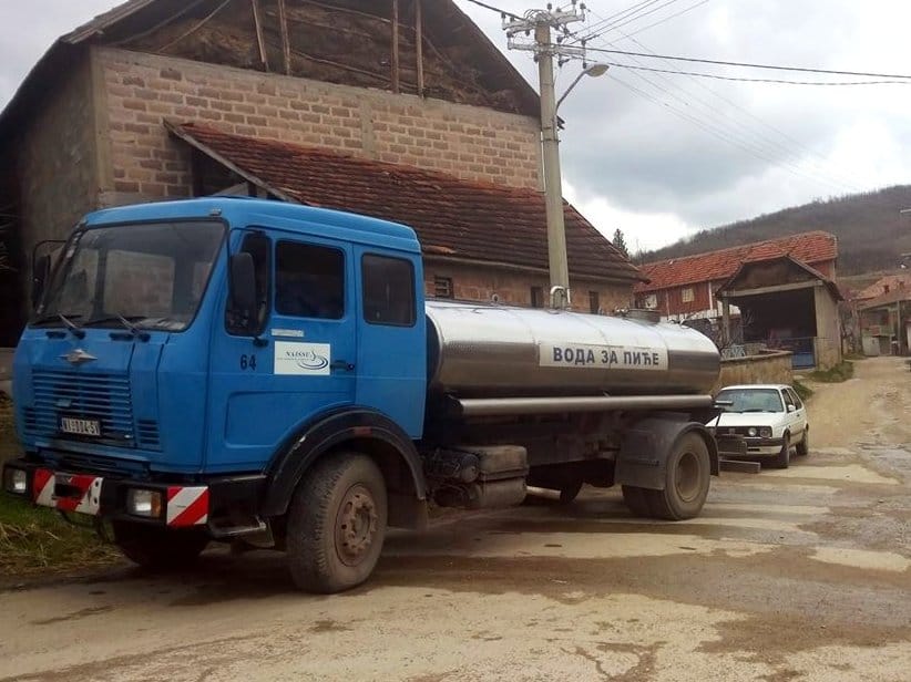 Cisterna i dalje u Moravskim selima Foto JKP Naissus facebook