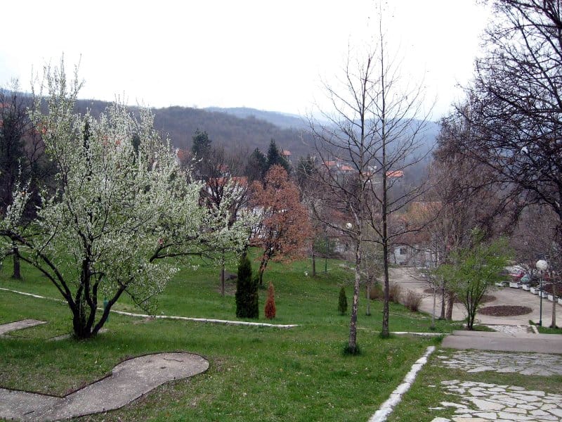 Novembarski dan u Prolom Banji u okviru akcije „Svi u prirodu“ 11 Prolom banja Foto Wikipedia D C