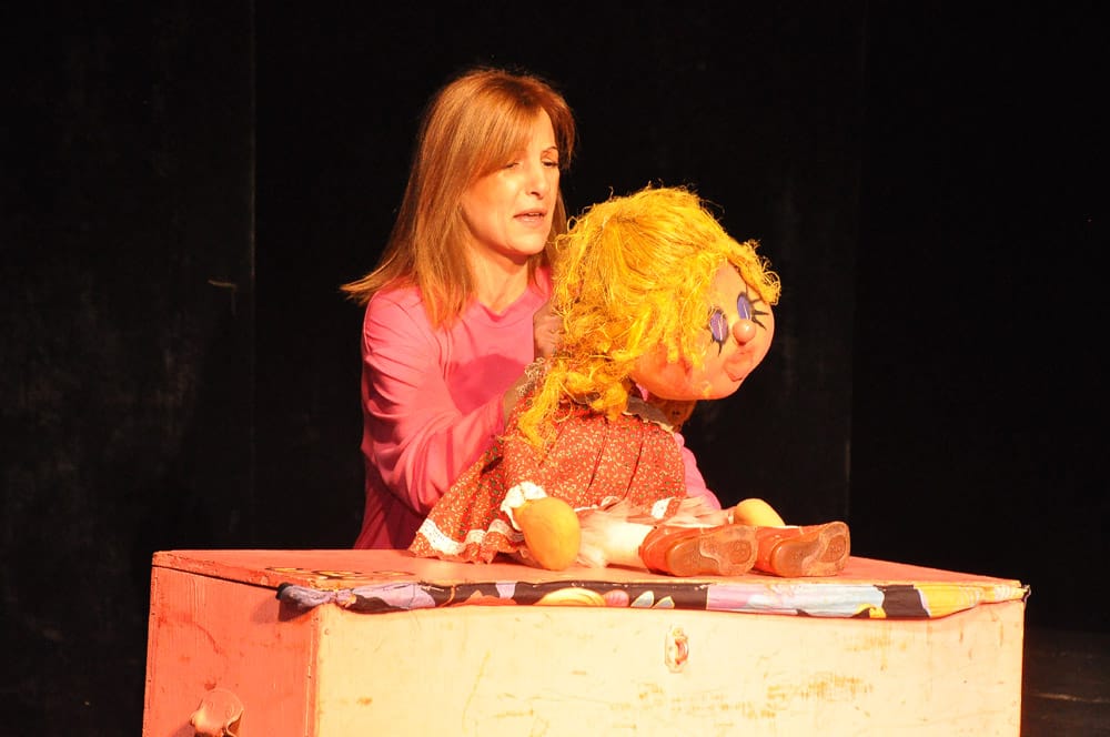 Crvenkapa na zrnu graska