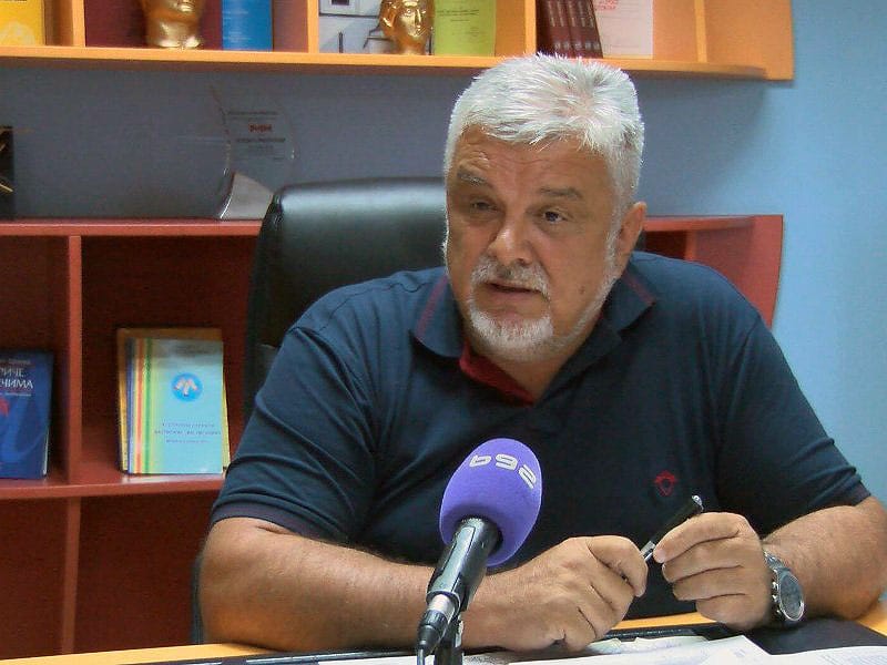 Jonić upravlja "Pčelicom", a tukao učenika kao direktor škole 1 Zoran Jonic JV