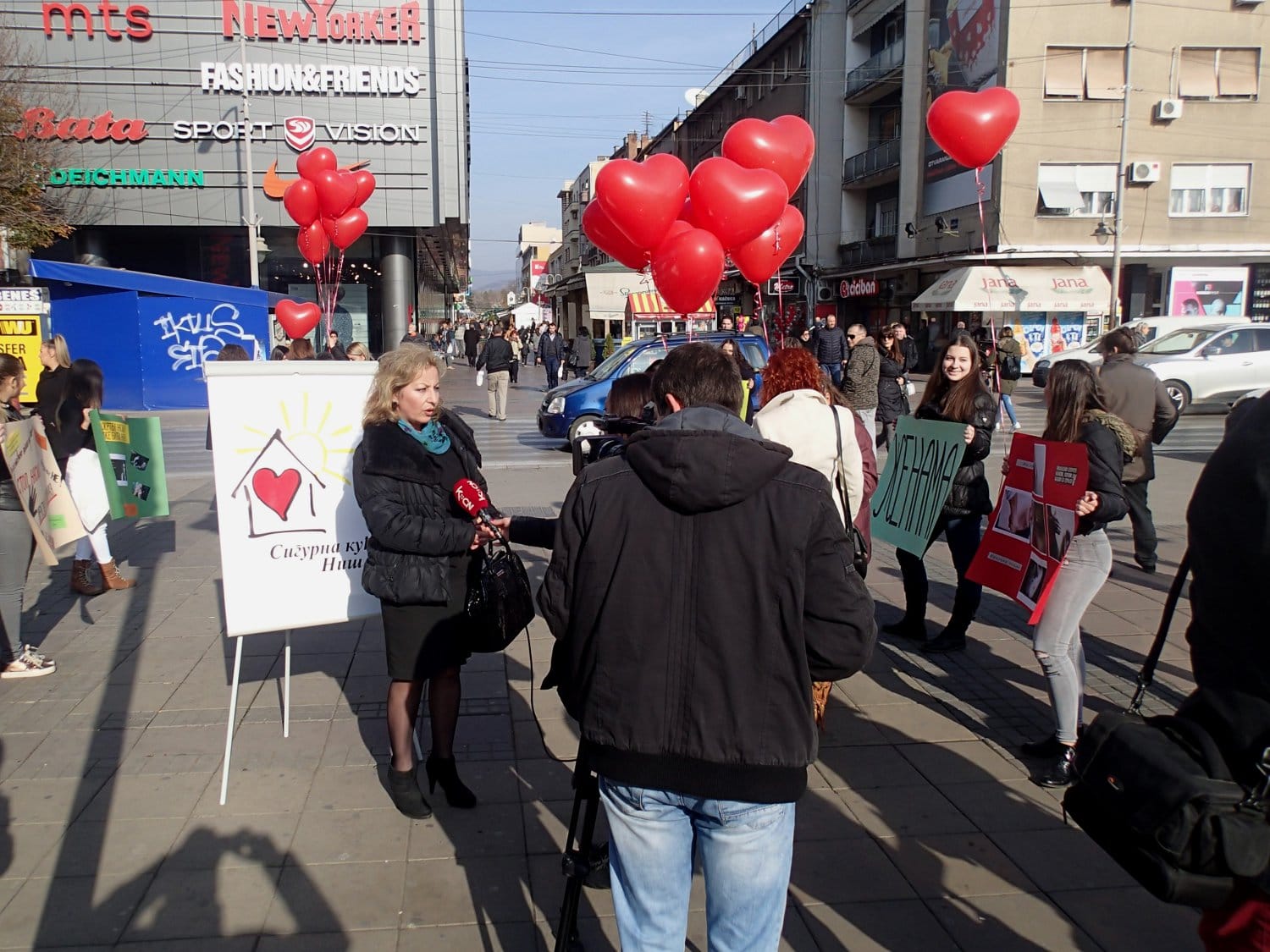 Medjunarodni dan borbe protiv nasilja baloni foto Sigurna kuca