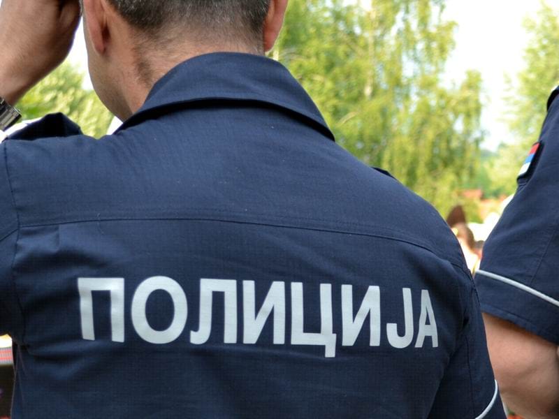 Pretio policajcu, pa udario sugrađanina u centru Prokuplja 6 Policija ilustracija Kosta