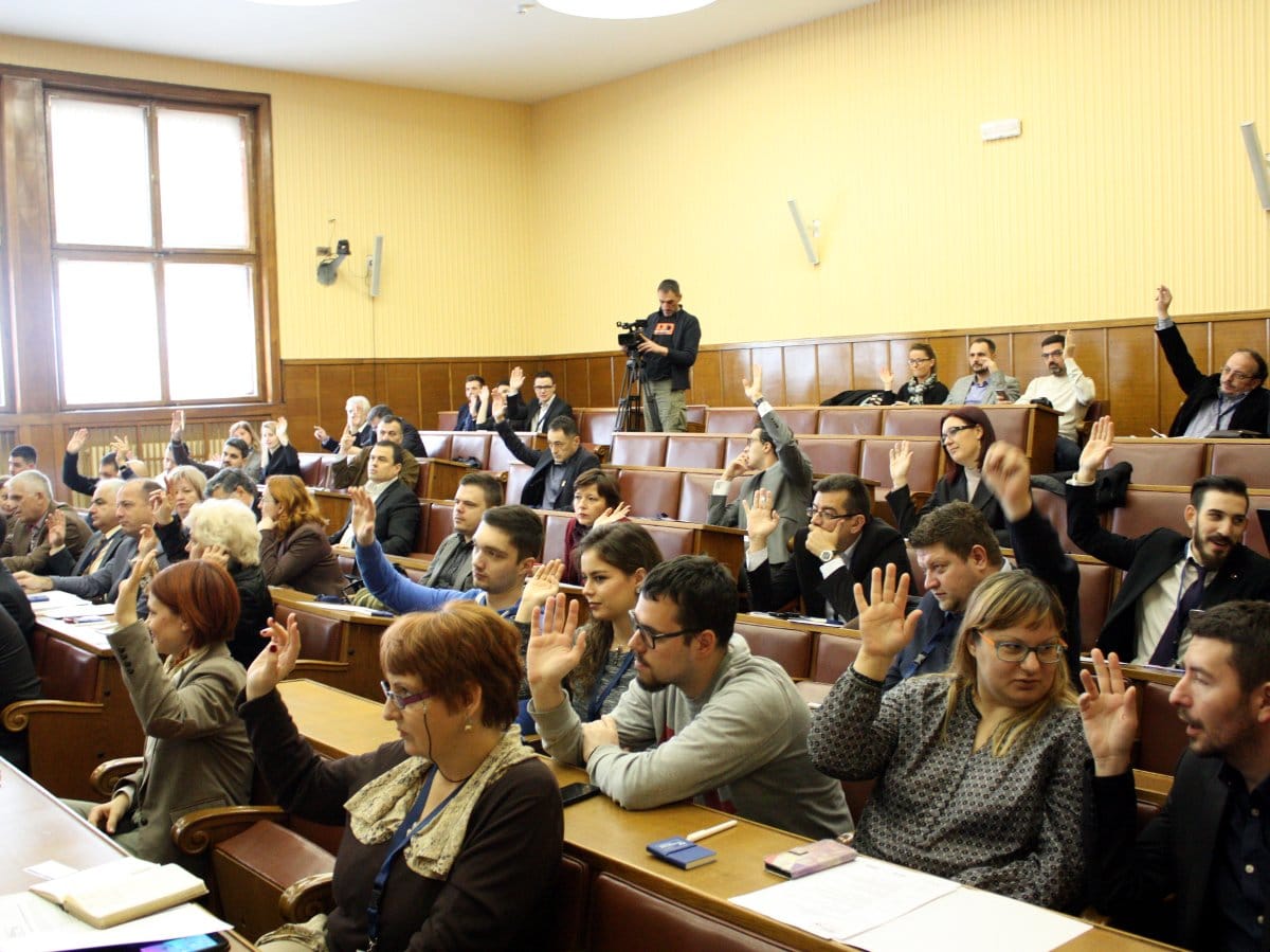 Poslanici i NVO: Postojeći izborni sistem treba menjati 1 nkd