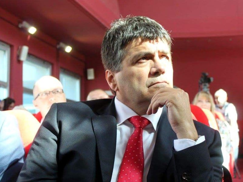 Bulatović drži tribinu na Pravnom fakultetu u Nišu 17 darko bulatovic foto FB SNS Nis2