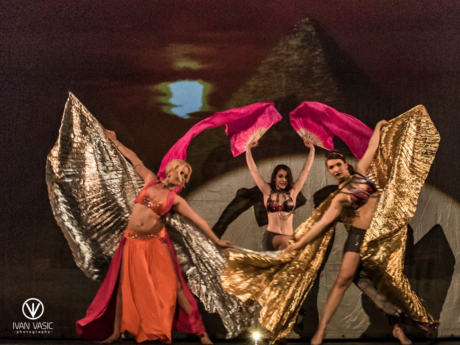 Trbusne plesacice na nastupu foto I Vasic