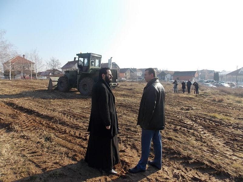 Počelo uređenje terena za izgradnju crkve Svetog Đorđa u Prokuplju 1 poceli radovi na izgradnji crkve Svetog Djordja u Prokuplju foto D Stojkovic