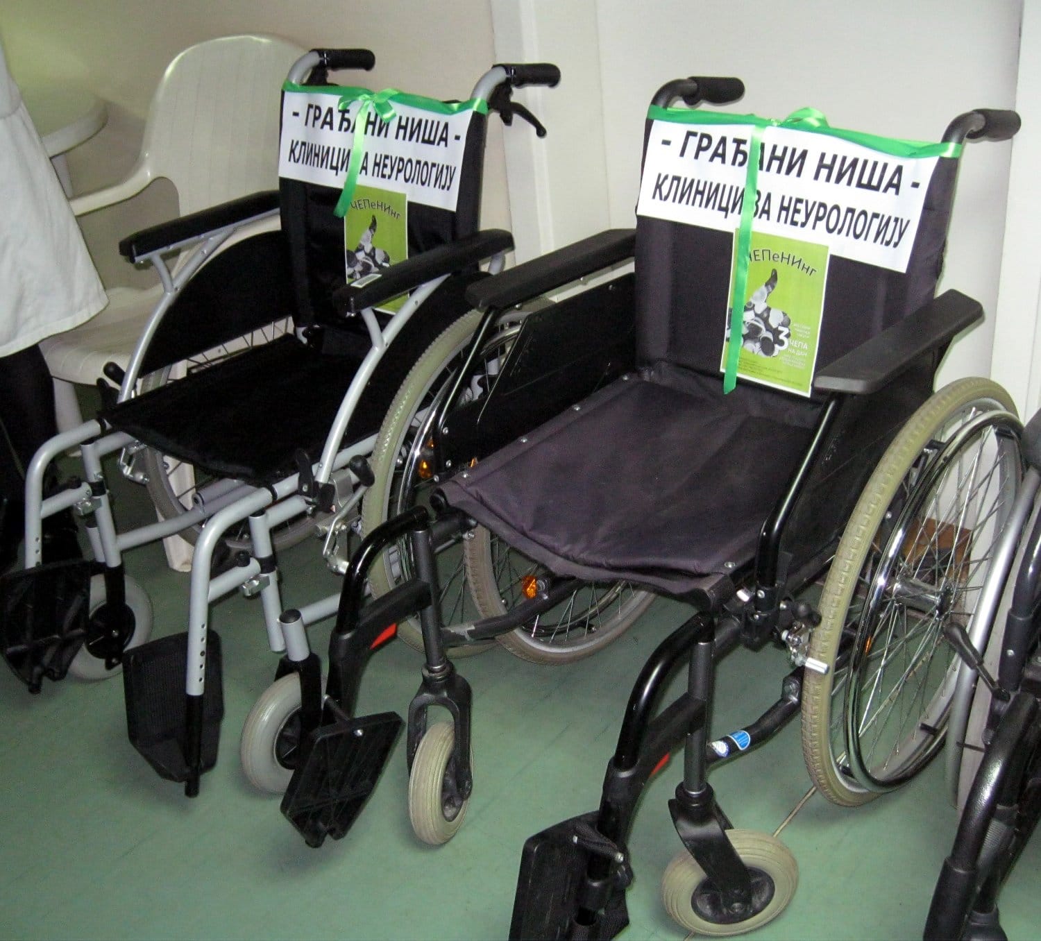 Gradjani Nisa donirali kolica foto JV