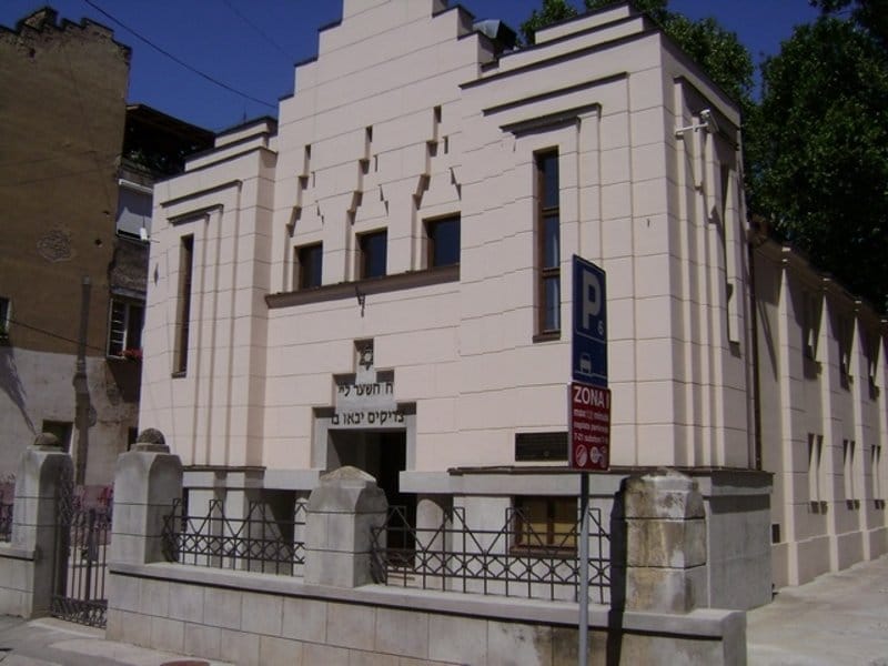 Izložba "Ratna slika Srbije u Drugom svetskom ratu" u niškoj Sinagogi 4 Sinagoga Nis foto arhiva JV