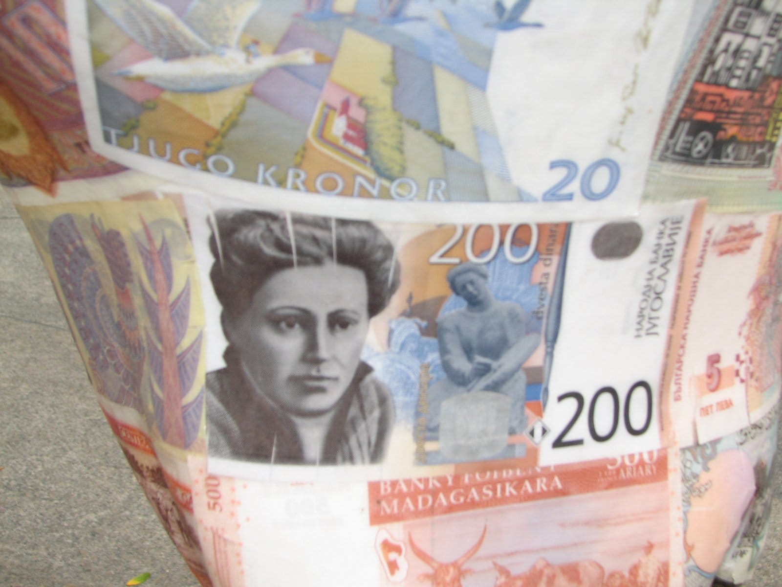 Promocija knjige "Mašina za rasipanje para" u Nišu 1 2432155208 df30af1f8c o