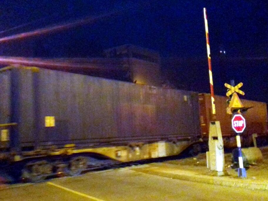 Podignuta rampa voz prolazi foto M T